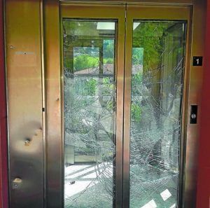 Intrusos y vandalismo en ascensores