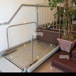 Ascensor con silla de ruedas: mejora la accesibilidad en edificios. ascensor-con-silla-de-ruedas-mejora-la-accesibilidad-en-edificios