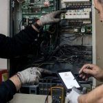 puertas-batientes-automaticas-un-elemento-esencial-en-el-sector-del-ascensor